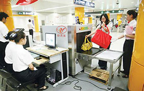 全國軌道交通、快遞等行業(yè)發(fā)展迅速，快遞X光安檢機(jī)出招！