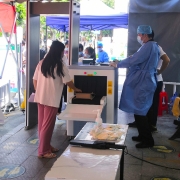 隨著醫(yī)院安防的加強，創(chuàng)藝龍安檢機設(shè)備在深圳羅湖醫(yī)院得到應用